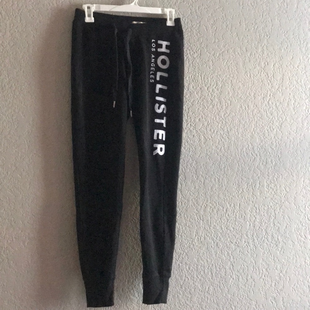 Hollister joggers
